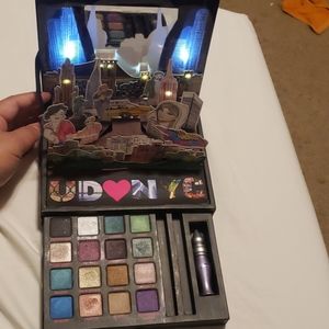 Urban Decay NYC shadow book limited edition